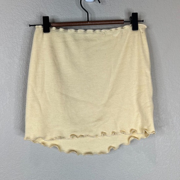 Tiger‎ Mist Women's Knitted Mini Skirt Lightweight Pull-On Cream Size Small - Picture 1 of 9